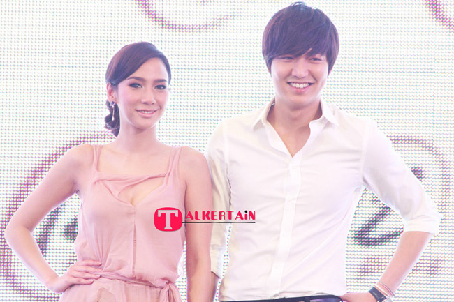 Khi sang Thái quảng bá một sản phẩm mỹ phẩm, khuôn mặt Lee Min Ho béo tròn.